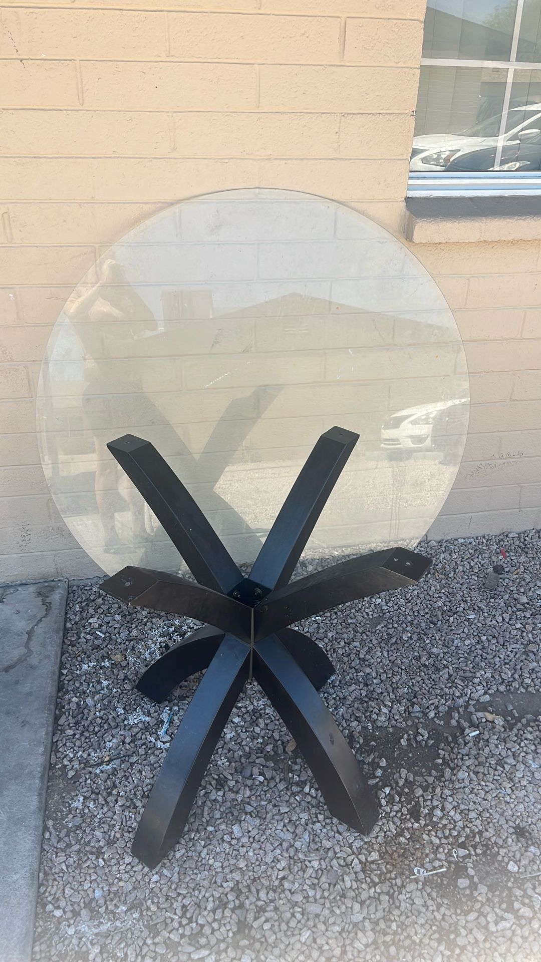 Round Table