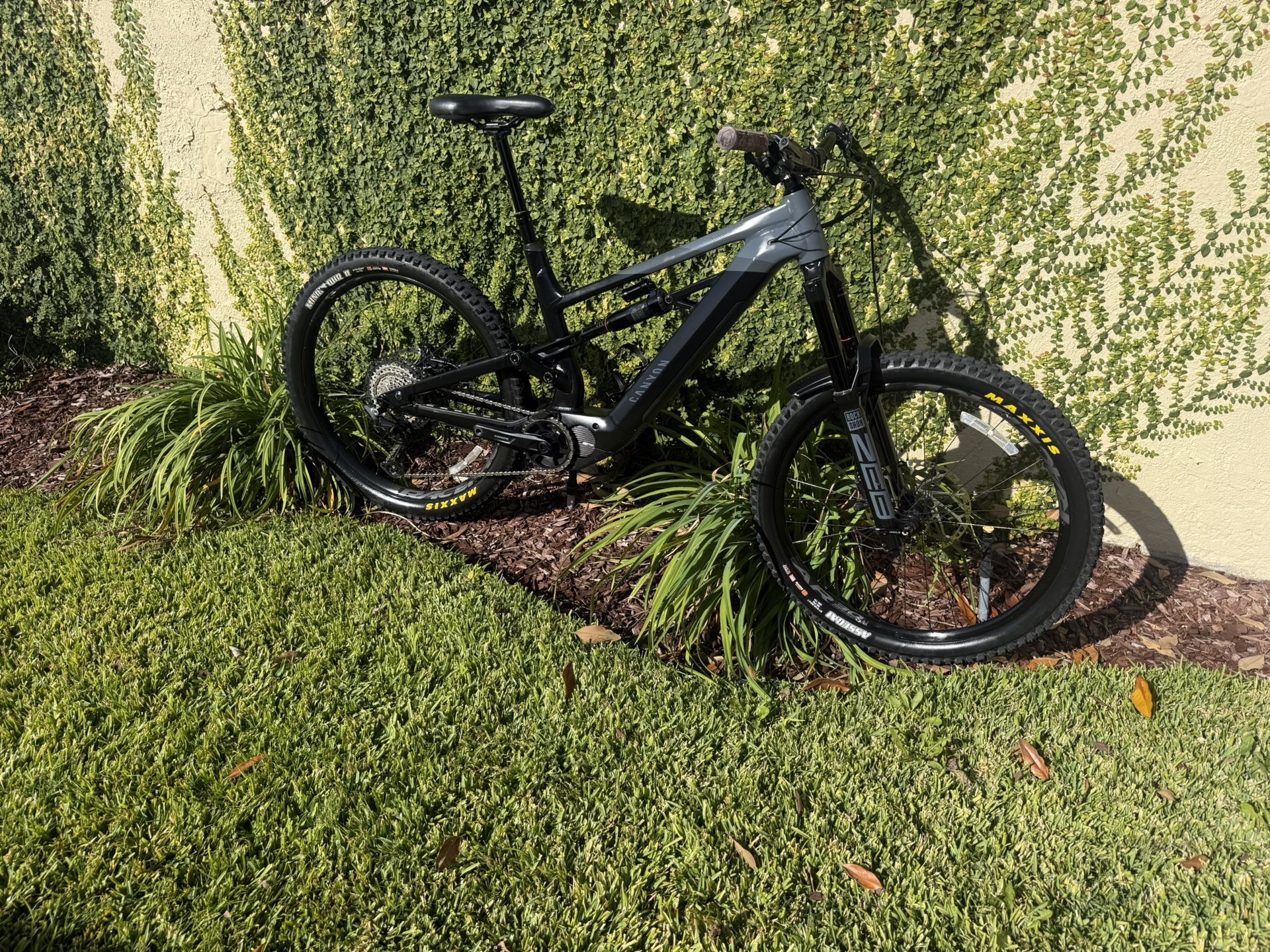 2023 Canyon Torque ON 7 Electric Mountain Bike eMTB