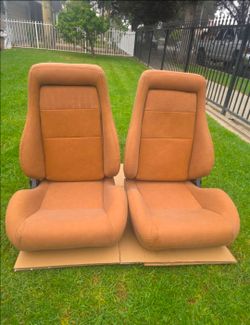 Universal Racing Bucket Seats