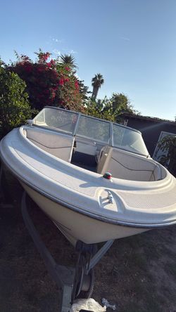 Classic  Capri Bayliner