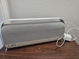 Logitech UE Boombox S-00124 Wireless Bluetooth Speaker Silver 12V w/Charger