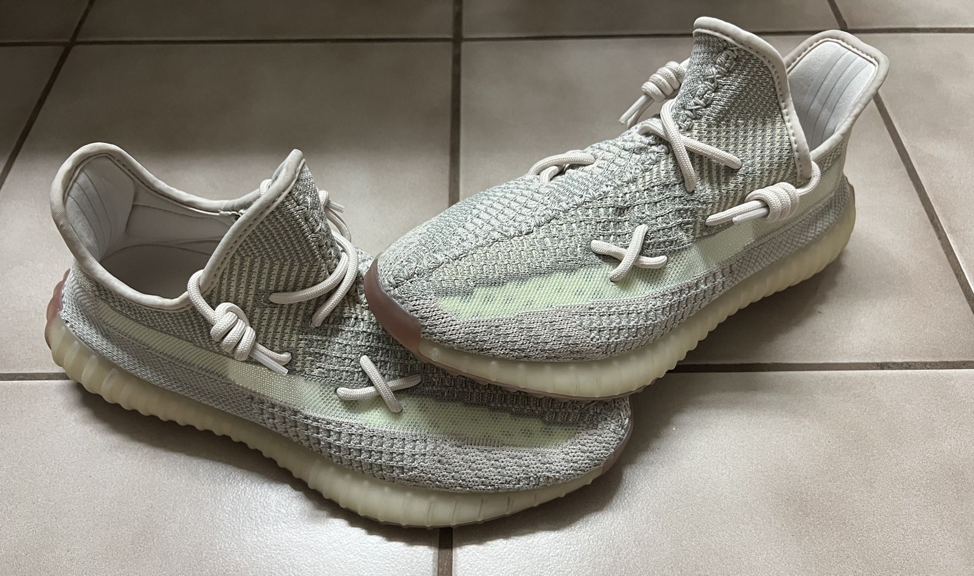 Yeezy V2 Lundmark READ DESC
