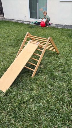 Roam Creative Play Pickler Triangle Montessori toddler Kid baby crawling gross motor