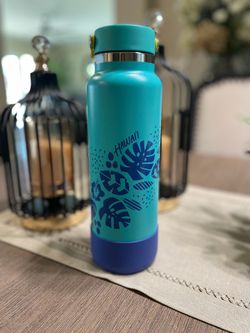 Hydroflask limited edition brand new with tags. 40 Oz
