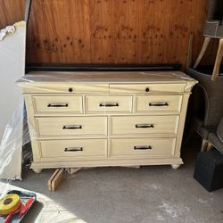 9 Drawer Dresser