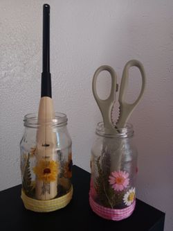 Pencil/ pen holder