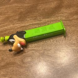 PEZ Candy Dispenser: GOOFY -Disney Parks card- Exclusive Edition - Vietnam "A"
