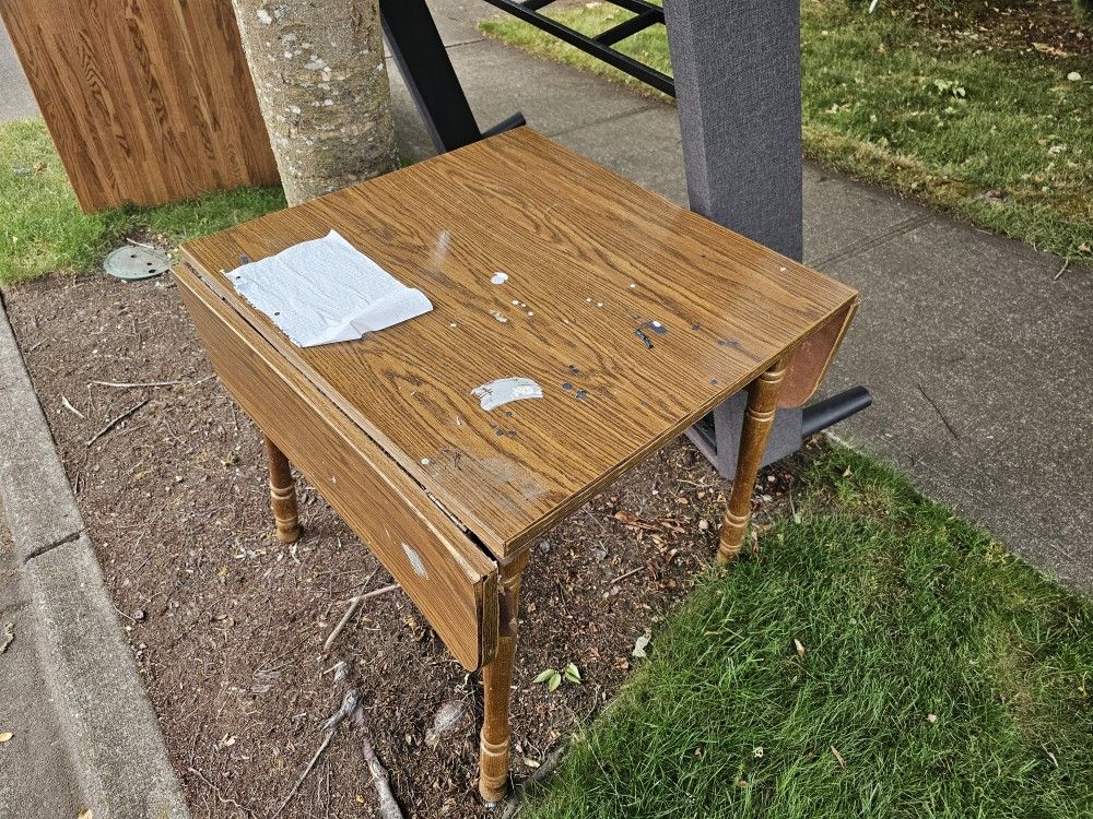 Free Wood Table