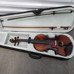 The Revelle REV25 Student Violin