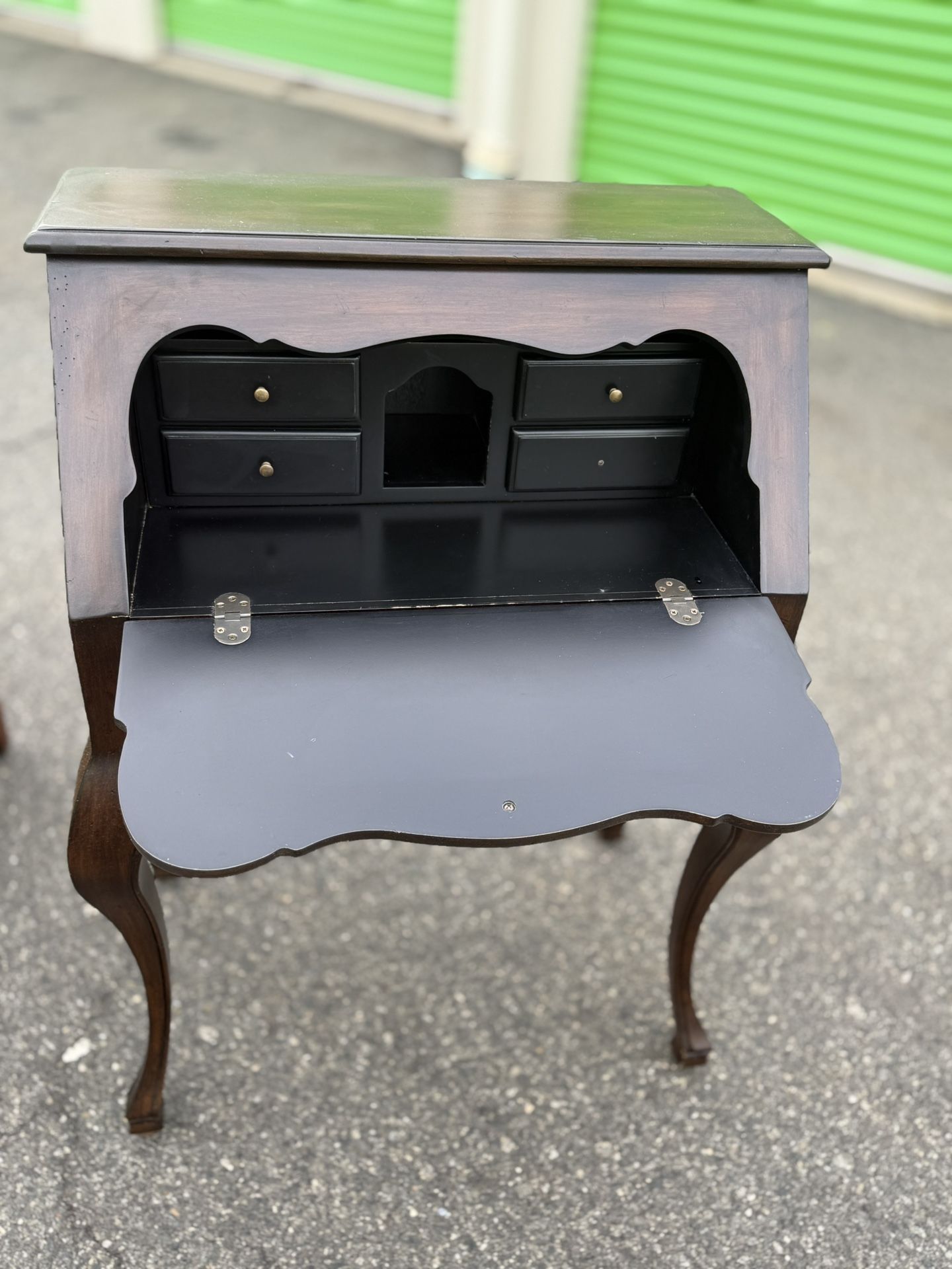 Desk For Sale (FREE DELIVERY)
