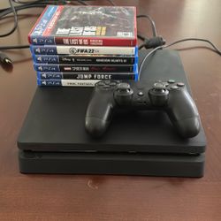 PS4 w/ Controller & 6 Games