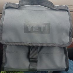 YETI Daytrip  7 qt Lunch Bag Cooler
