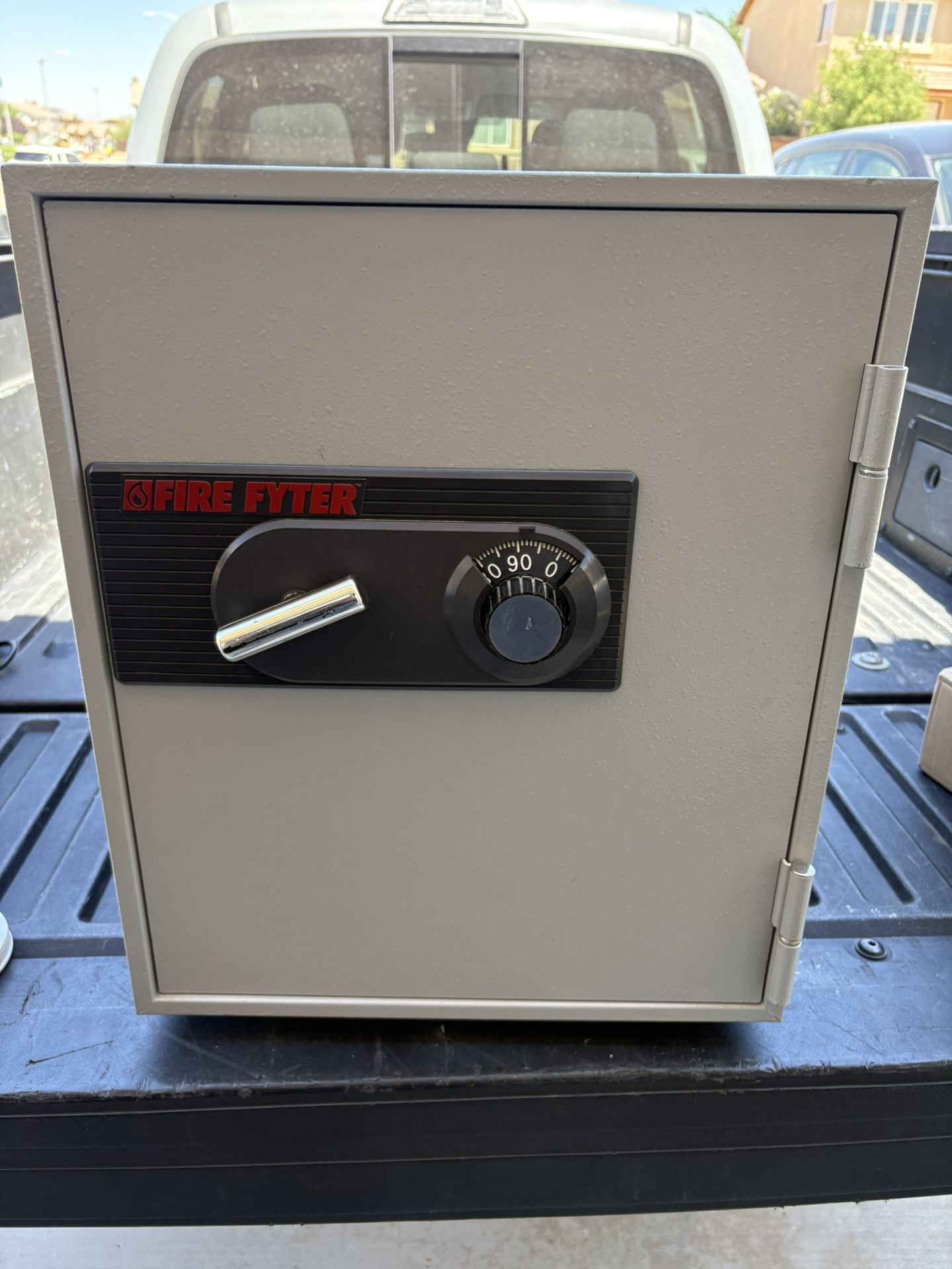 Fire Fyter Safe Box ( Hesperia Ca )