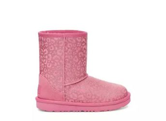 UGGS Girl