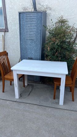 White Wood table