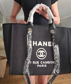 Tote bag