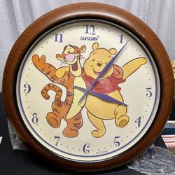 Large 24” Authentic Disney Fantasma Wall Clock WINNIE THE POOH & TIGGER Works Good