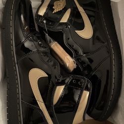 Jordan retro 1 metallic gold