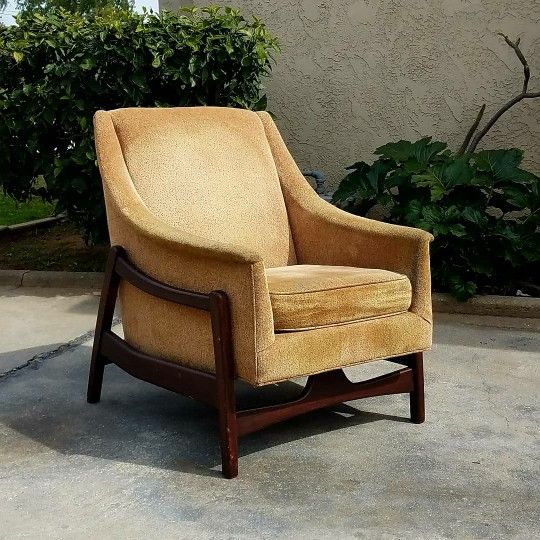 Mid century rocker by Paoli Chair Company