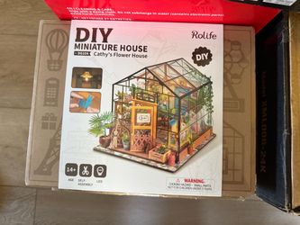 Rolife Cathy's Greenhouse Miniature Kit with LED Lights, 1:18 Scale