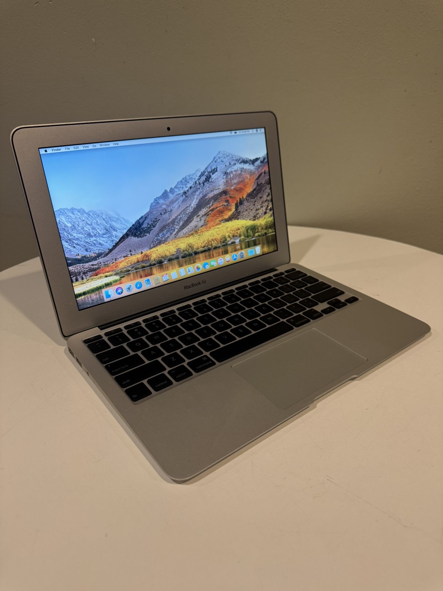 Apple MacBook Air PC Computer MacOS High Sierra 