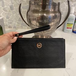 Michael Kors Wristlet 