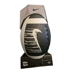 Nike Spin 8 Youth Kids Football Size Junior High 12-14 Black & White BRAND NEW
see all photos