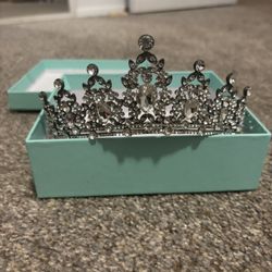 Tiara & Jewelry 