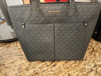 Michael Kors tote