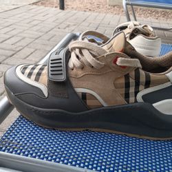 Burberry Shoes Size 42 