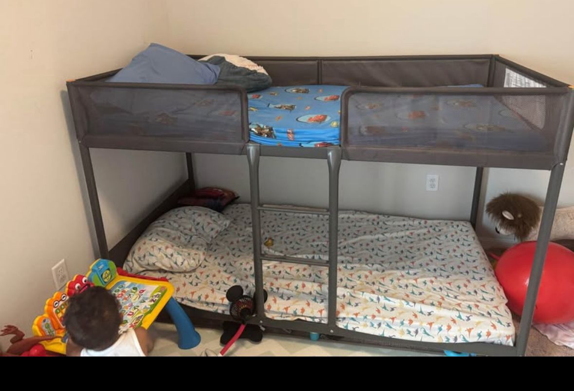 Twin Bunk Bed (NO MATRESSES)