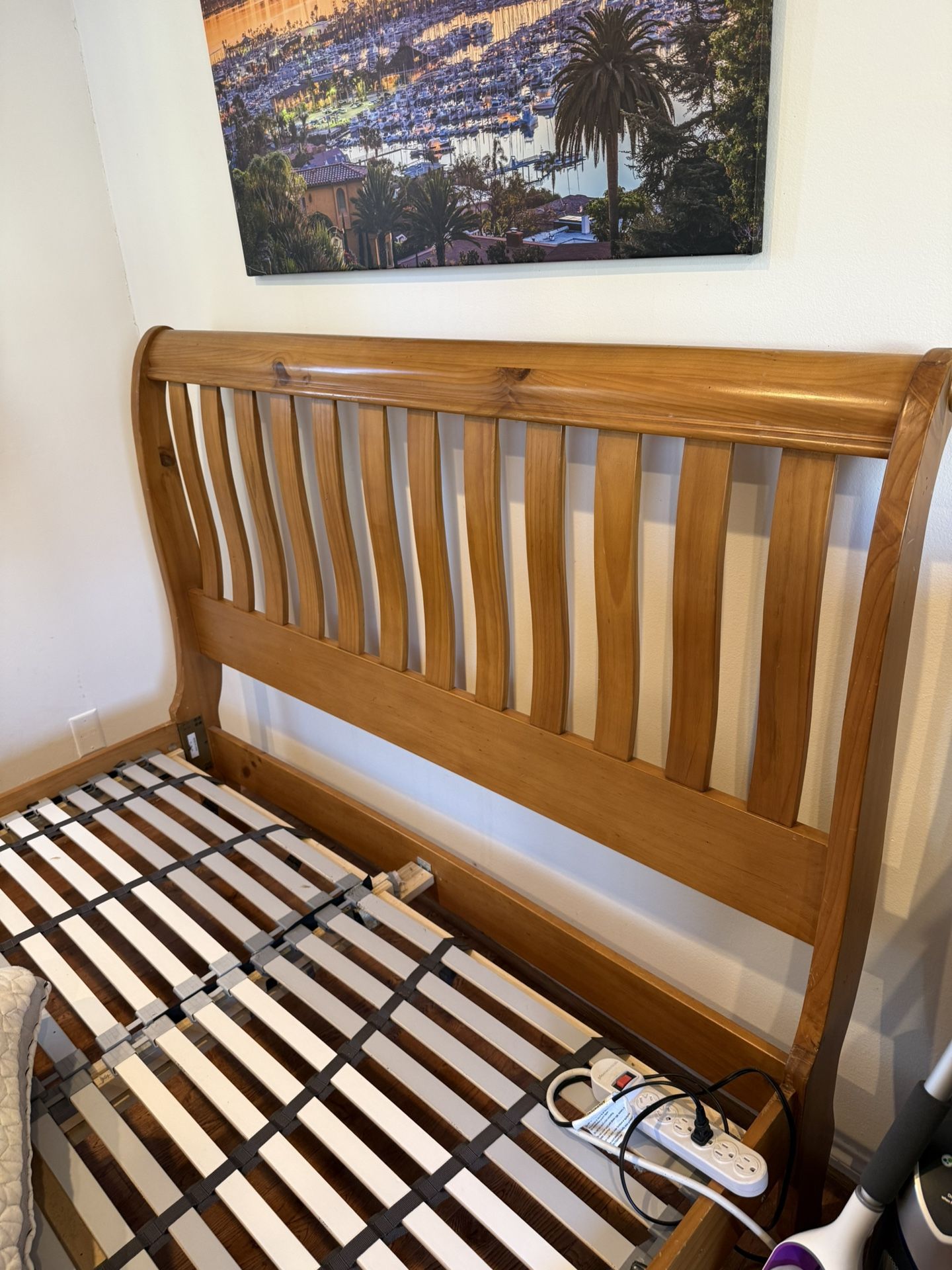 Queen Bed Frame - Great Condition!