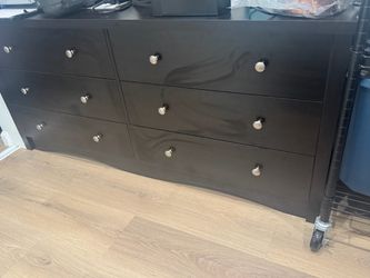 dresser/storage cabinet