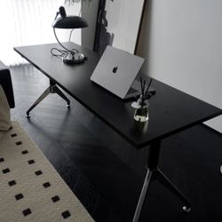 Bauhaus Desk