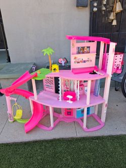 Barbie DreamHouse 3-Story Dollhouse Playset