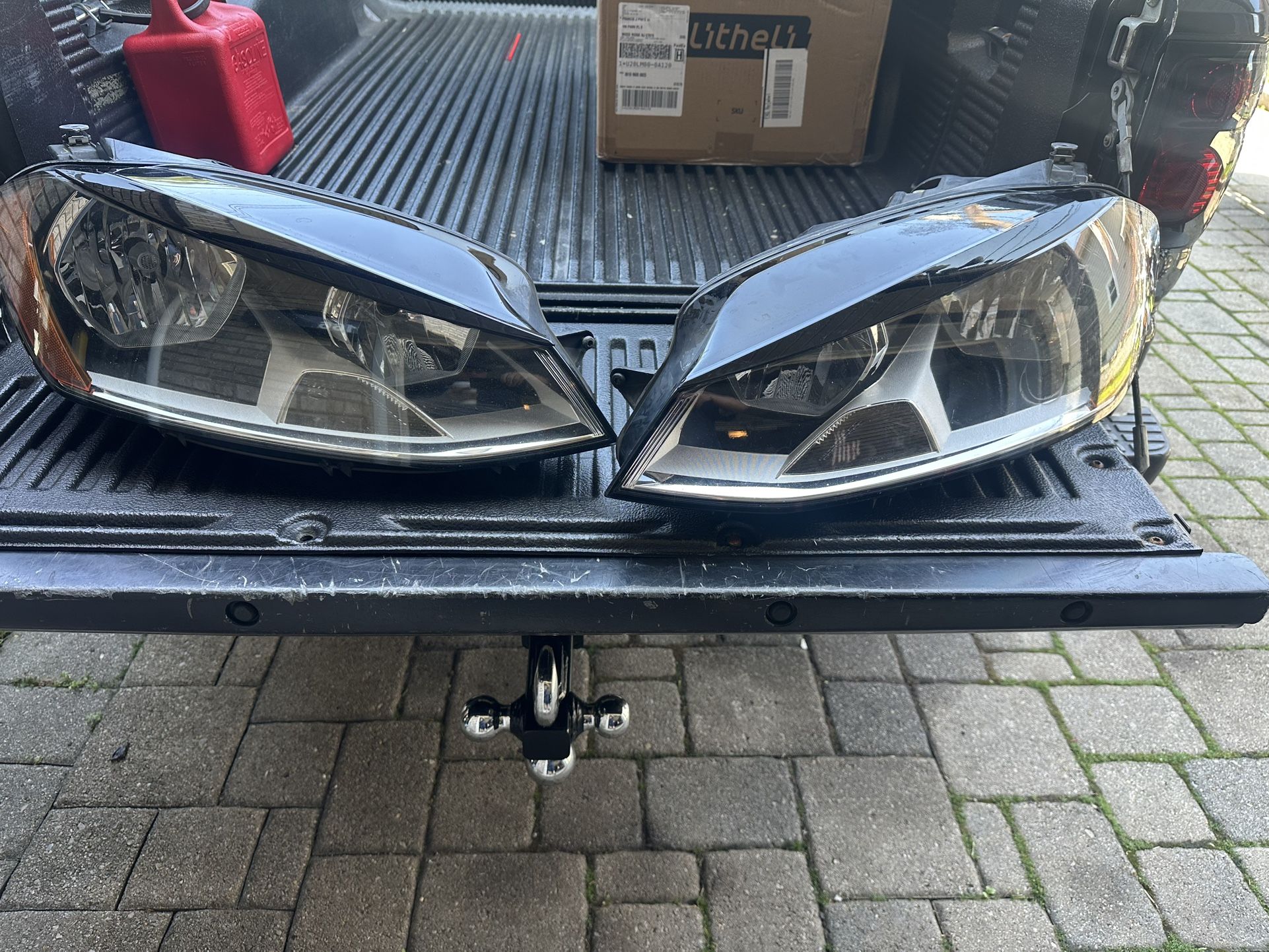 2016 VW Golf Headlights