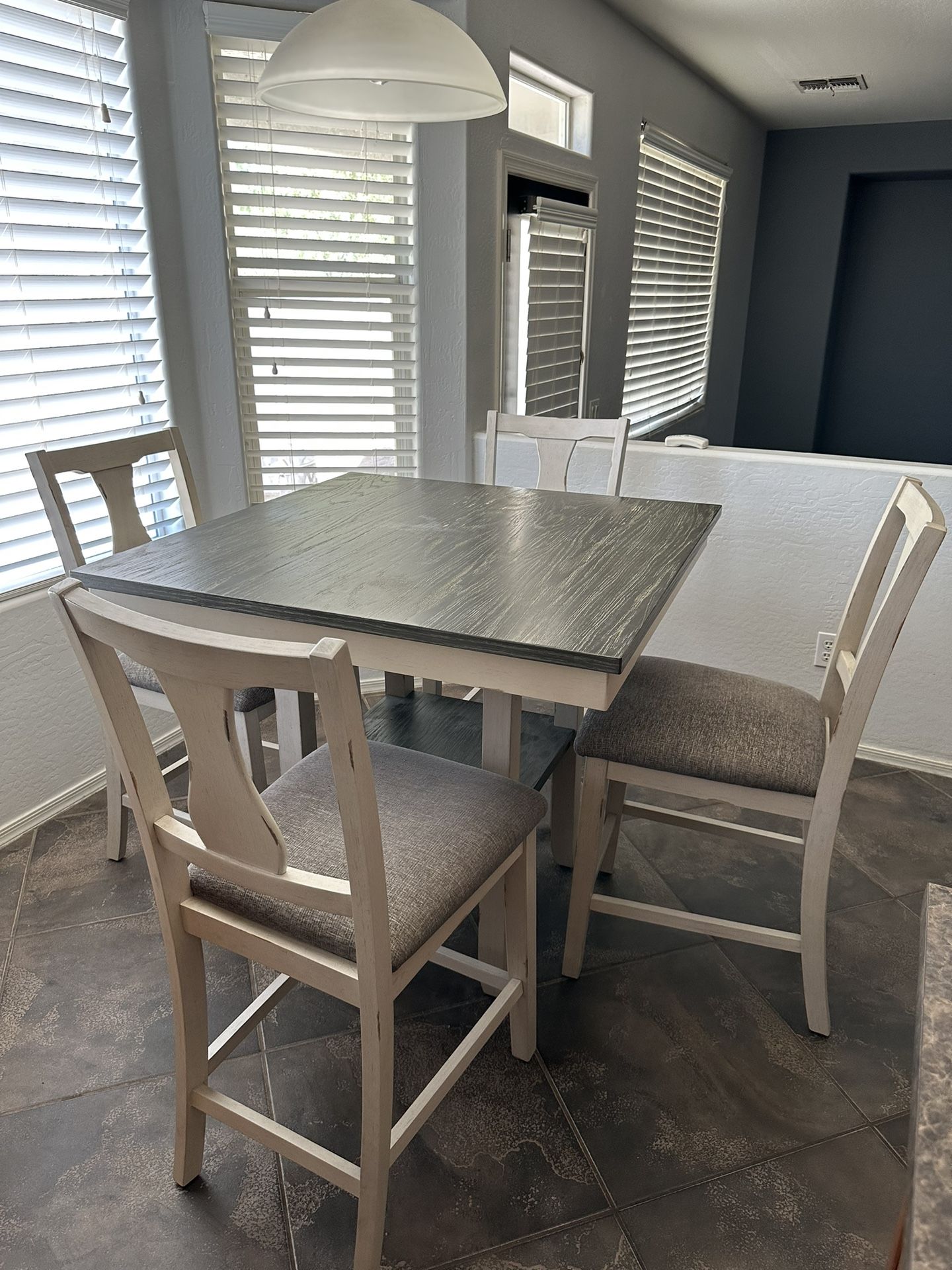 Dining Kitchen Table and 4 Chair Set for Sale in Gilbert, AZ OfferUp