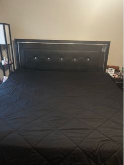 Black King Size Bed with Tufted headboard and nightstand