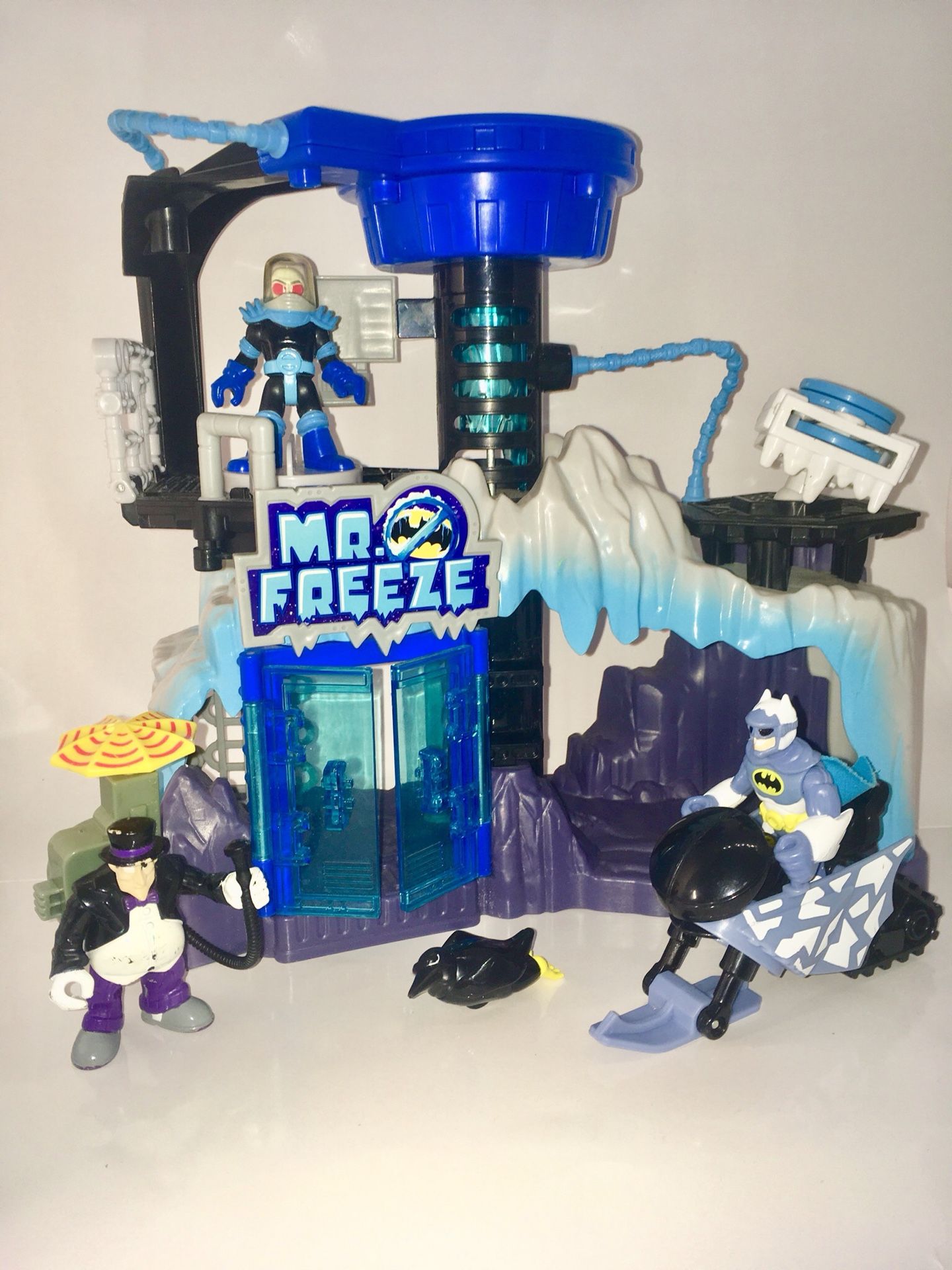 Mr freeze 2025 headquarters imaginext