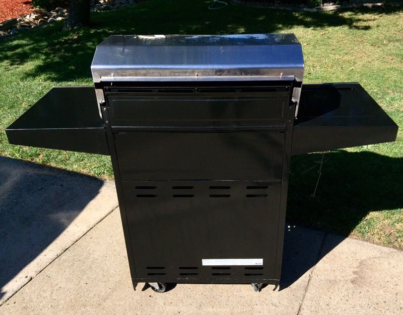 Char Broil RED 3 Zone Infrared Gas Grill Model 463250509 good working conditions 3 burners 1 lateral for Sale in Sacramento CA OfferUp