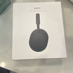 Brand New Sony WH-1000XM5SA