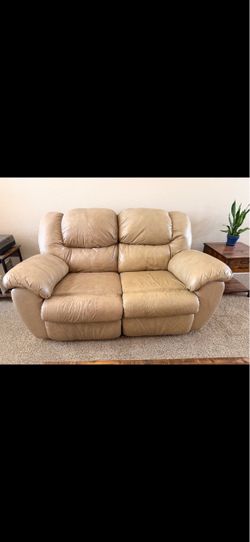Leather Reclining Loveseat & Recliner