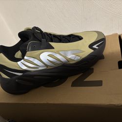 Adidas Yeezy Boost 700 Resin 