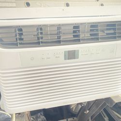 Frigidaire AC Unit 