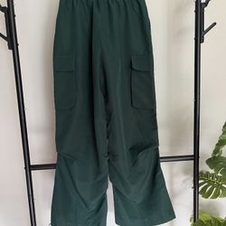 GREEN CARGO/PARACHUTE PANTS