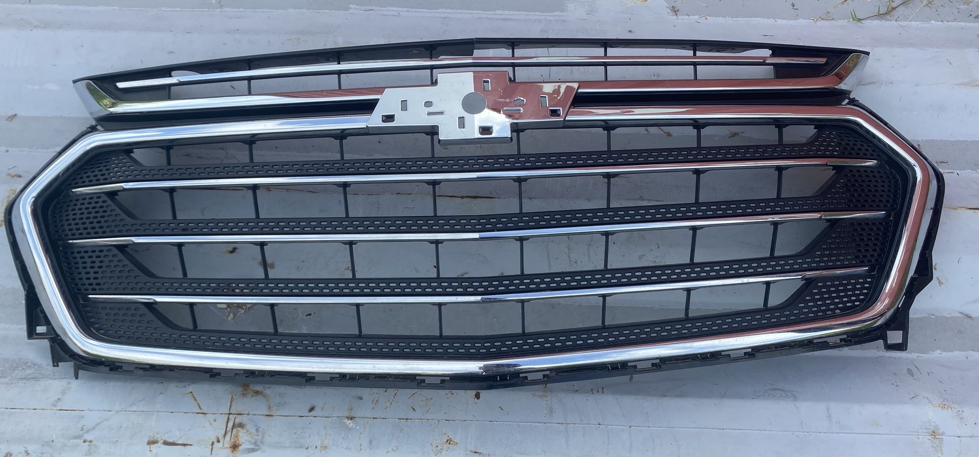 2018 2019 2020 CHEVROLET TRAVERSE GRILLE (contact info removed)1 OEM