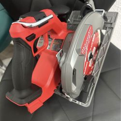 Milwaukee Fuel Saw  Brand New M18