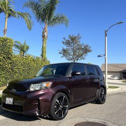 2012 toyota scion XB 