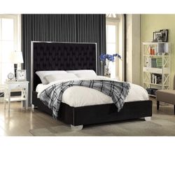 Meridian Furniture Lexi Collection Modern Queen Size Bed