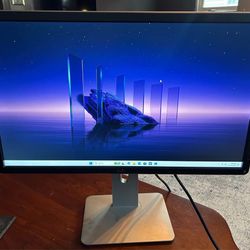 2 Dell 24” Monitors